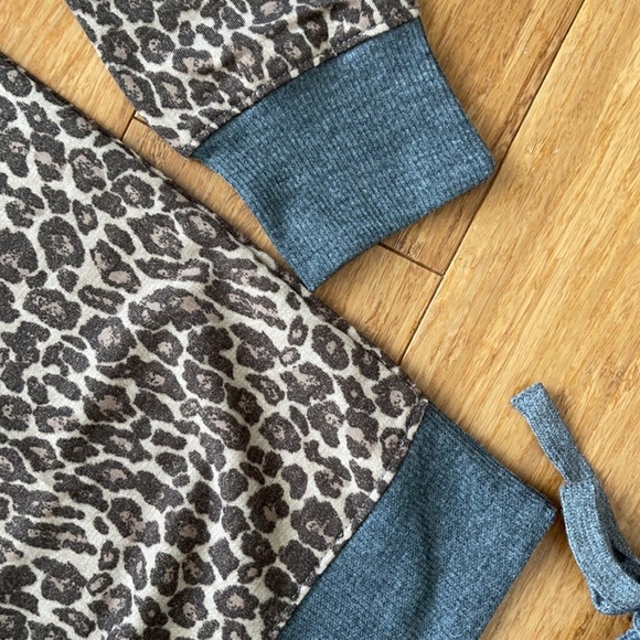 Pajama Set - Picture 5 of 10